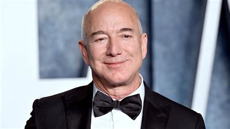 Bir yılda 21 milyar dolar kazanan Jeff Bezos yeniden dünyanın en zengini oldu